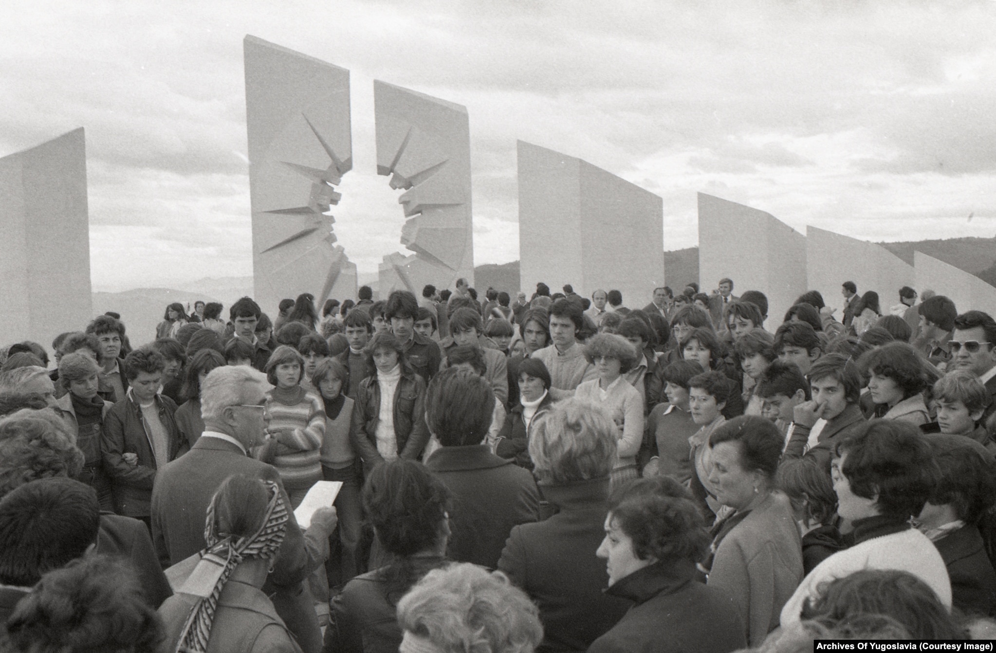 People assembled on the broad steps and terraces of the newly opened Kadinjača memorial, 1979.